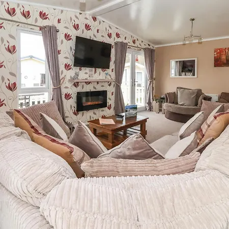 Jonstone Pines * Scarborough